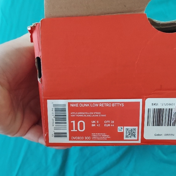 Nike Dunk Low Retro in Green and Orange - Picture 5 of 5